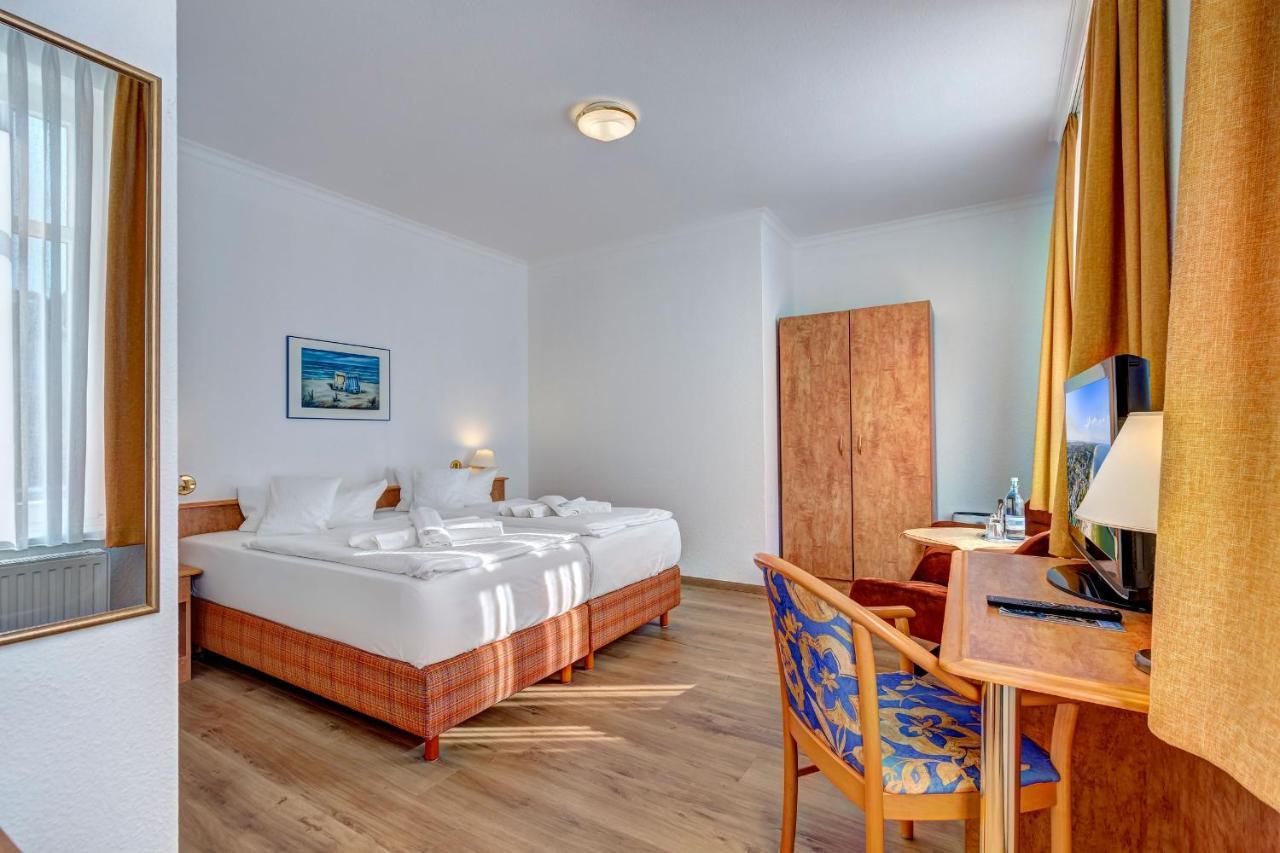 Haus Seeblick Hotel Garni & Ferienwohnungen Zinnowitz Ngoại thất bức ảnh