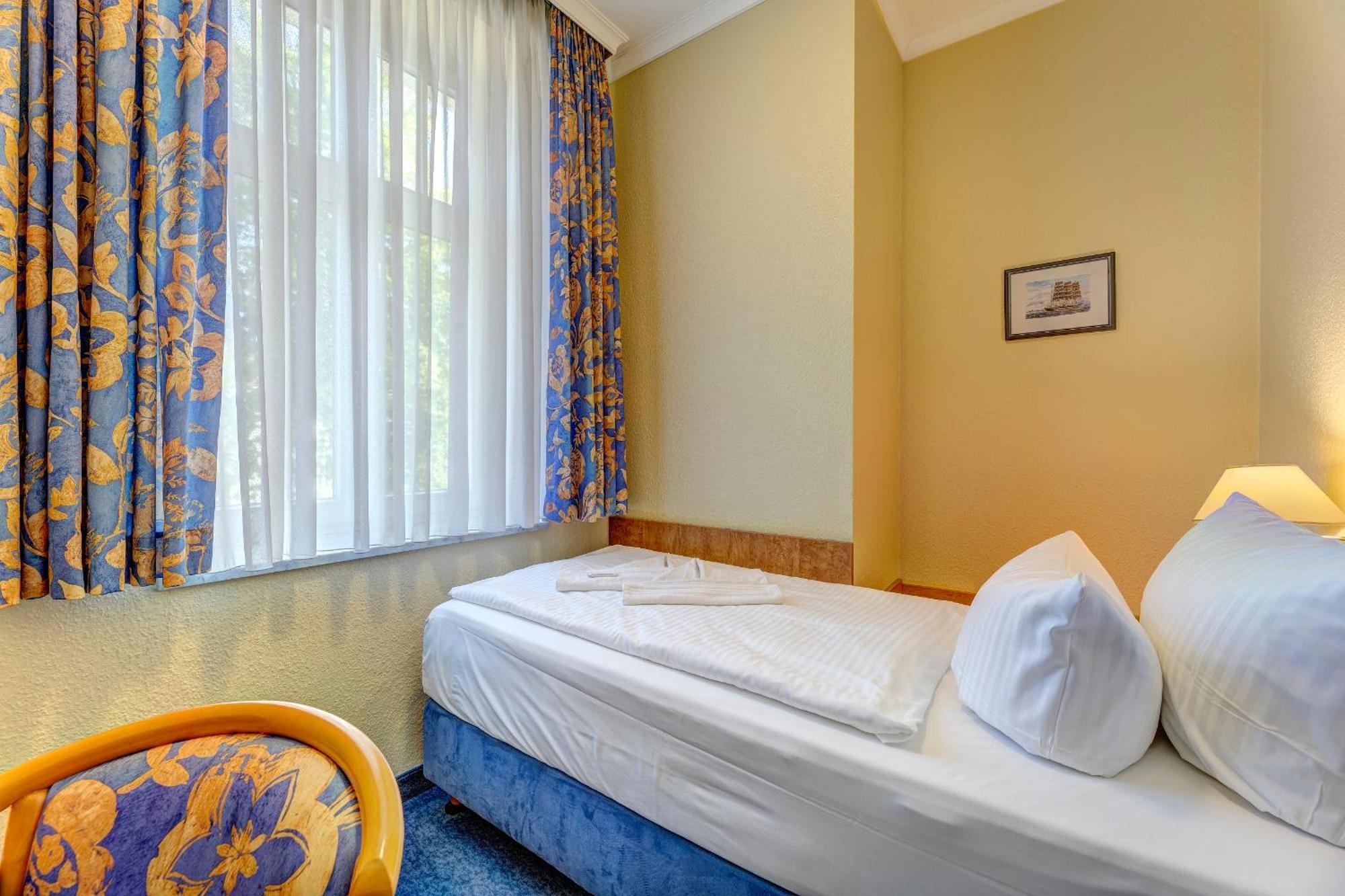 Haus Seeblick Hotel Garni & Ferienwohnungen Zinnowitz Ngoại thất bức ảnh