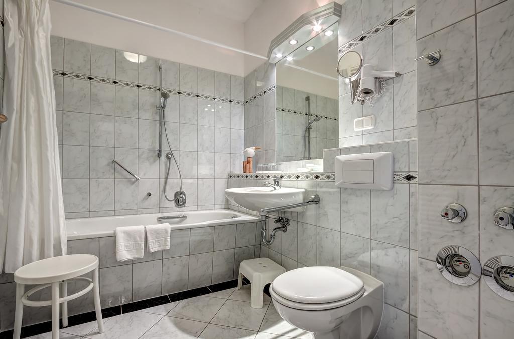 Haus Seeblick Hotel Garni & Ferienwohnungen Zinnowitz Ngoại thất bức ảnh